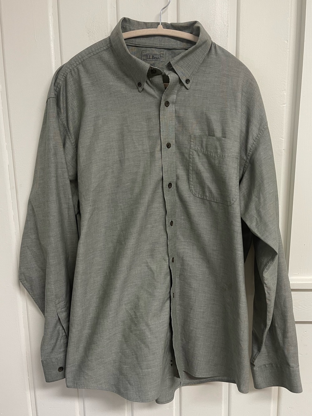 100% Cotton L.L.Bean Men’s XL Gray Olive Button Down Long Sleeve Shirt